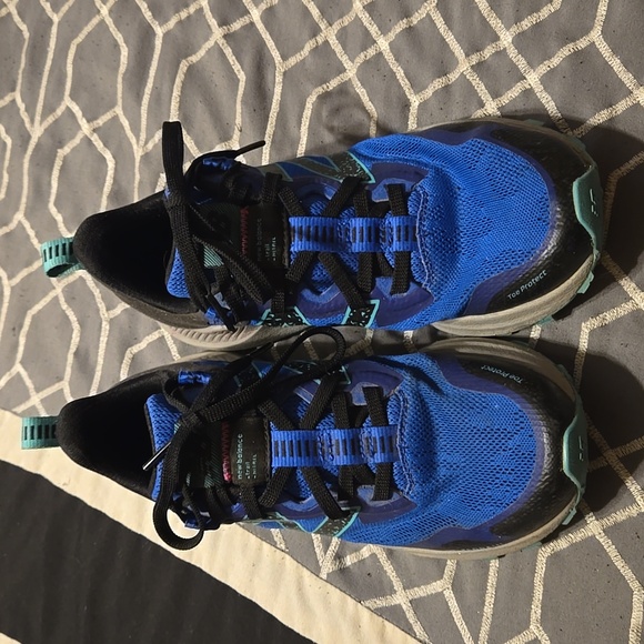 New Balance All Terrain Trail Dynasoft Shoes Sneakers Nitrel Womens Size 8 Blue - Picture 2 of 5